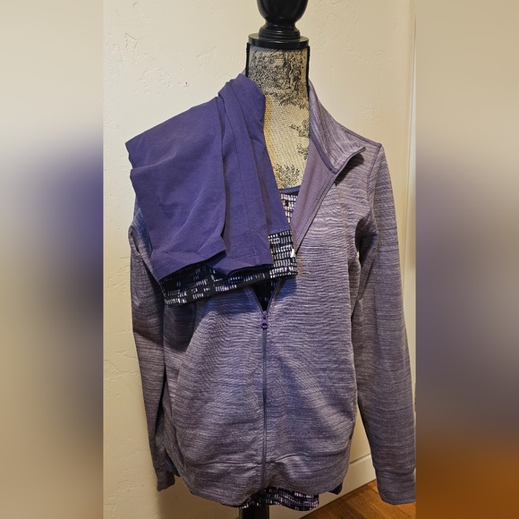 Joe Fresh 4 piece track suit - Picture 3 of 10